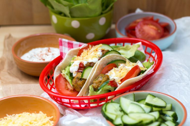 Soft taco's met vegetarische gehaktballetjes | www.deedylicious.nl