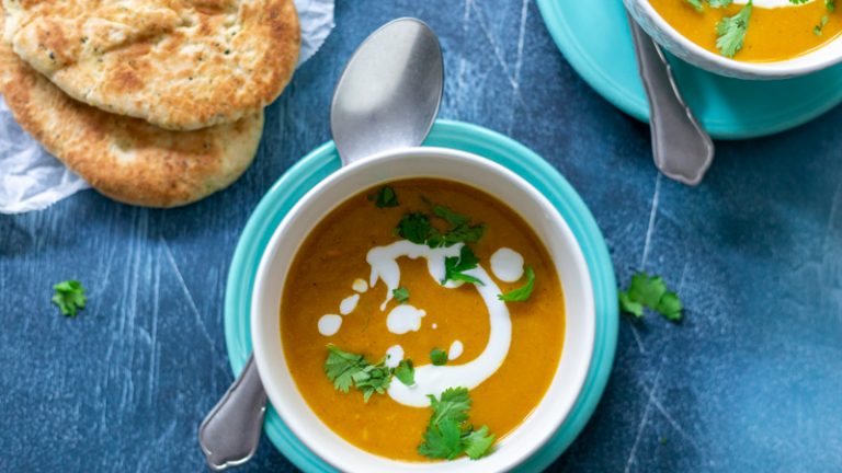Currysoep met zoete aardappel en naan | www.deedylicious.nl