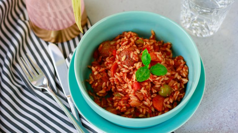 Orzo met gehacktballen in tomatensaus | www.deedylicious.nl